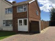 3 bedroom semi detached house for rent in Fairway...