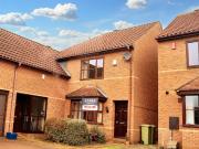 3 bedroom semi detached house for rent in Farnell Court...