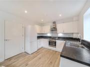 3 bedroom semi detached house for rent in Fearnley...