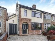 3 bedroom semi detached house for rent in Ferry Road,...