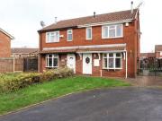 3 bedroom semi detached house for rent in Garratt Close,...