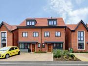 3 Bedroom Semi detached House For Rent In Glebe Farm,...