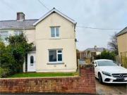 3 bedroom semi detached house for rent in Glebeland...