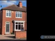 3 bedroom semi detached house for rent in Grovehill...