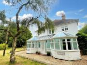 3 Bedroom Semi detached House For Rent In Guildford, Surrey