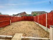 3 bedroom semi detached house for rent in Heatherbrook...