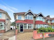 3 Bedroom Semi detached House For Rent In Hounslow