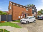 3 bedroom semi detached house for rent in Kemsley Road,...