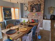 3 bedroom semi detached house for rent in Kingswood...