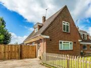 3 Bedroom Semi detached House For Rent In Leatherhead,...