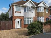 3 Bedroom Semi detached House For Rent In Luton