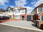 3 Bedroom Semi detached House For Rent In Luton,...