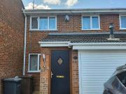 3 Bedroom Semi detached House For Rent In Luton,...
