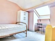 3 bedroom semi detached house for rent in Lydgate Lane,...