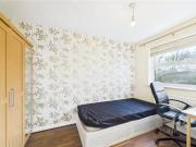 3 bedroom semi detached house for rent in Meltham Close,...