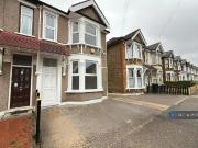 3 bedroom semi detached house for rent in Mitcham Road,...