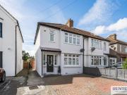 3 bedroom semi detached house for rent in Newlyn Road,...