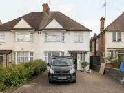 3 Bedroom Semi detached House For Rent In North Finchley