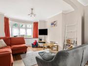 3 Bedroom Semi detached House For Rent In Orpington