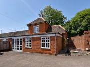 3 Bedroom Semi detached House For Rent In Penn,...