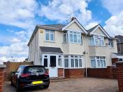 3 Bedroom Semi detached House For Rent In Regents Park,...