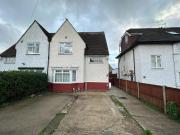 3 bedroom semi detached house for rent in Slough,...