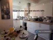 3 bedroom semi detached house for rent in South...