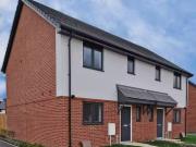 3 bedroom semi detached house for rent in Spindle Way,...