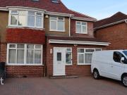 3 bedroom semi detached house for rent in Stirling Road,...
