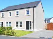 3 bedroom semi detached house for rent in Strachan Way,...