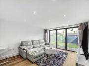 3 Bedroom Semi detached House For Rent In Stratford, London