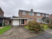 3 bedroom semi detached house for rent in Sunningdale...