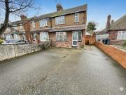 3 bedroom semi detached house for rent in Toddington...