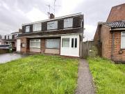 3 bedroom semi detached house for rent in Toddington...