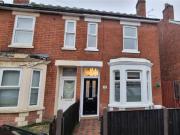 3 bedroom semi detached house for rent in Tudor Street,...