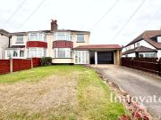 3 bedroom semi detached house for rent in Warren Road,...