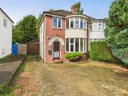 3 bedroom semi detached house for rent in Windermere...