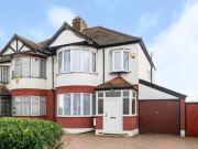 3 Bedroom Semi detached House For Rent In Woodford...