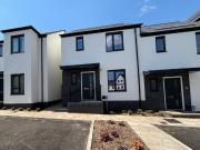 3 bedroom semi detached house for rent in Yew Gardens,...