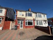 3 bedroom semi detached house for sale in Ascot Road,...