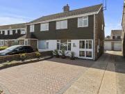 3 bedroom semi detached house for sale in Aylesbury...