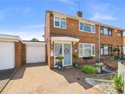 3 bedroom semi detached house for sale in Barnfield...