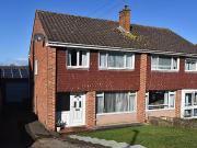 3 Bedroom Semi detached House For Sale In Broadfields,...
