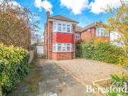 3 bedroom semi detached house for sale in Brookdale...