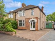 3 bedroom semi detached house for sale in Bushey Mill...