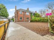 3 bedroom semi detached house for sale in Chaucer Drive,...