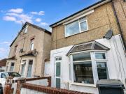 3 bedroom semi detached house for sale in Cheney Manor...