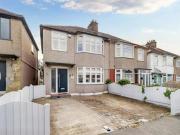 3 Bedroom Semi detached House For Sale In Collier Row,...