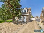 4 bedroom semi detached house for sale in Crescent Walk,...
