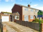 3 bedroom semi detached house for sale in Drake Avenue,...